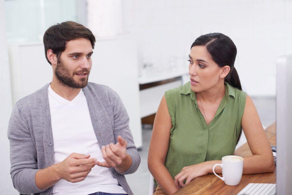Un couple qui se discute 
